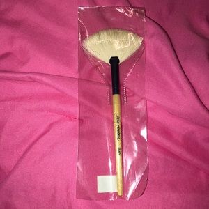 Jane Iredale blush brush